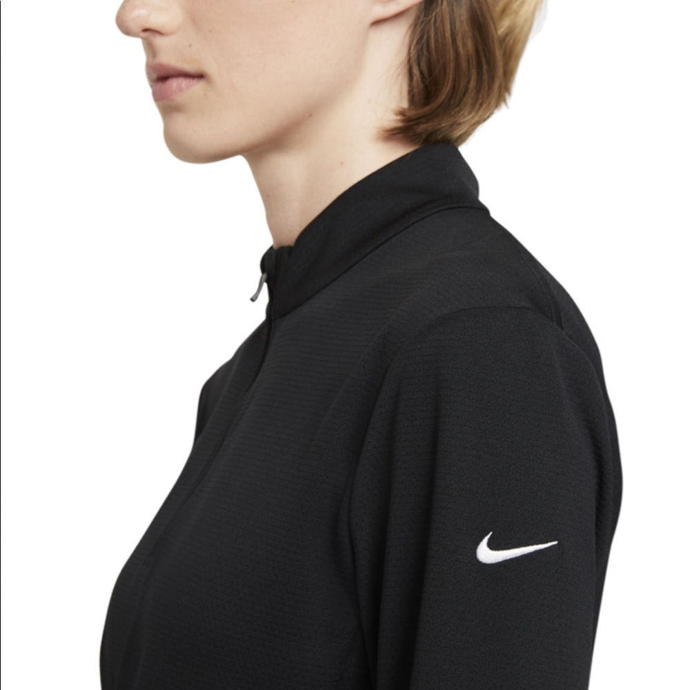 NIKE Women's UV Half  Zip Long Sleeve Golf Top